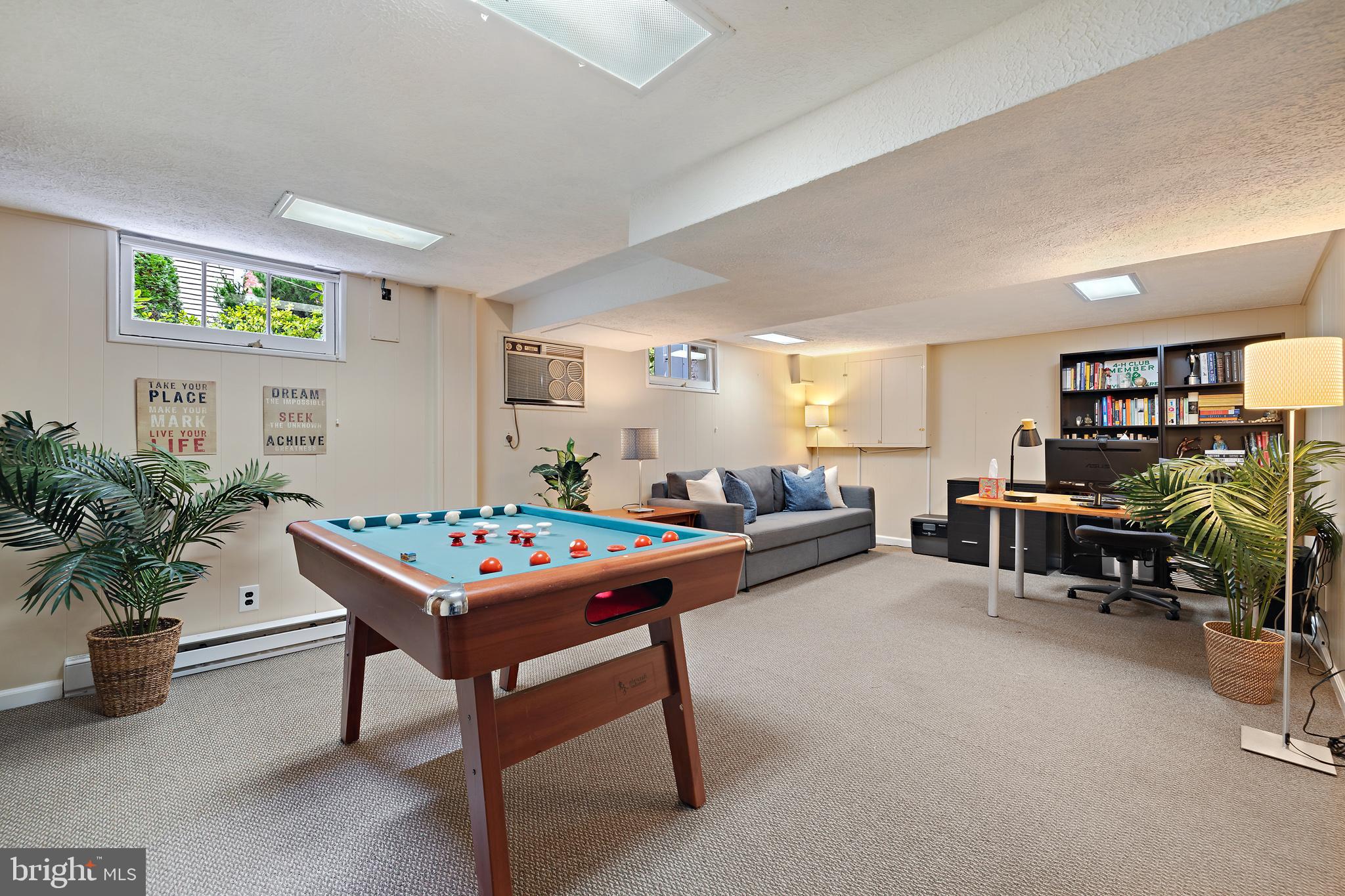 WOODSIDE PARK - Residential