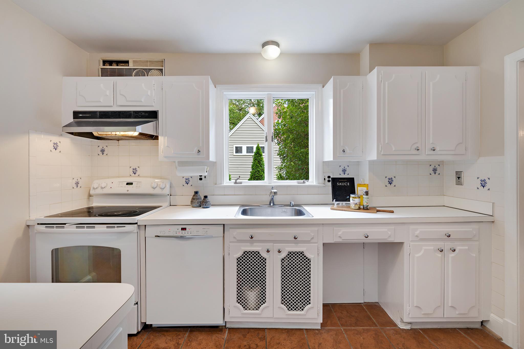 WOODSIDE PARK - Residential