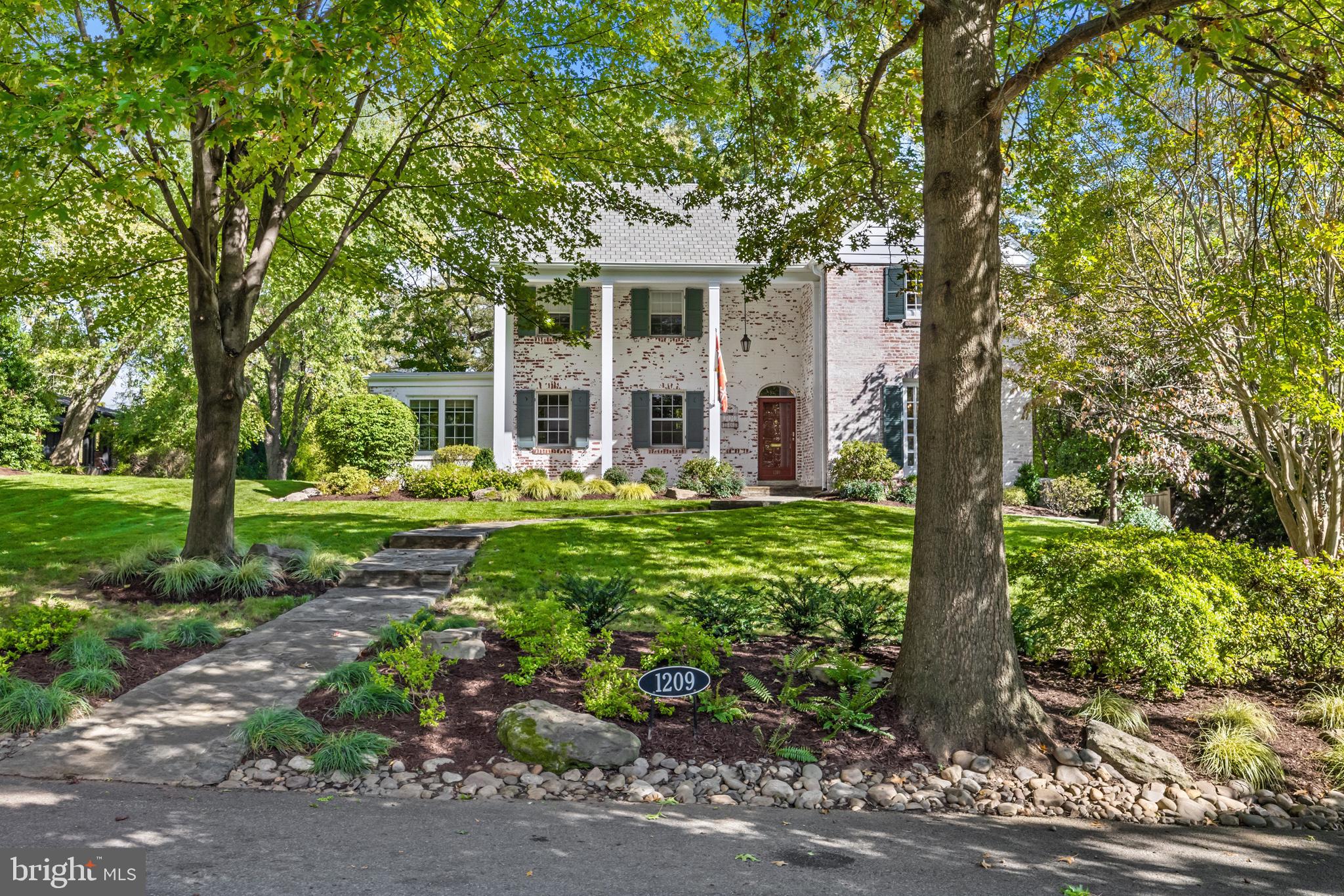 WOODSIDE PARK - Residential