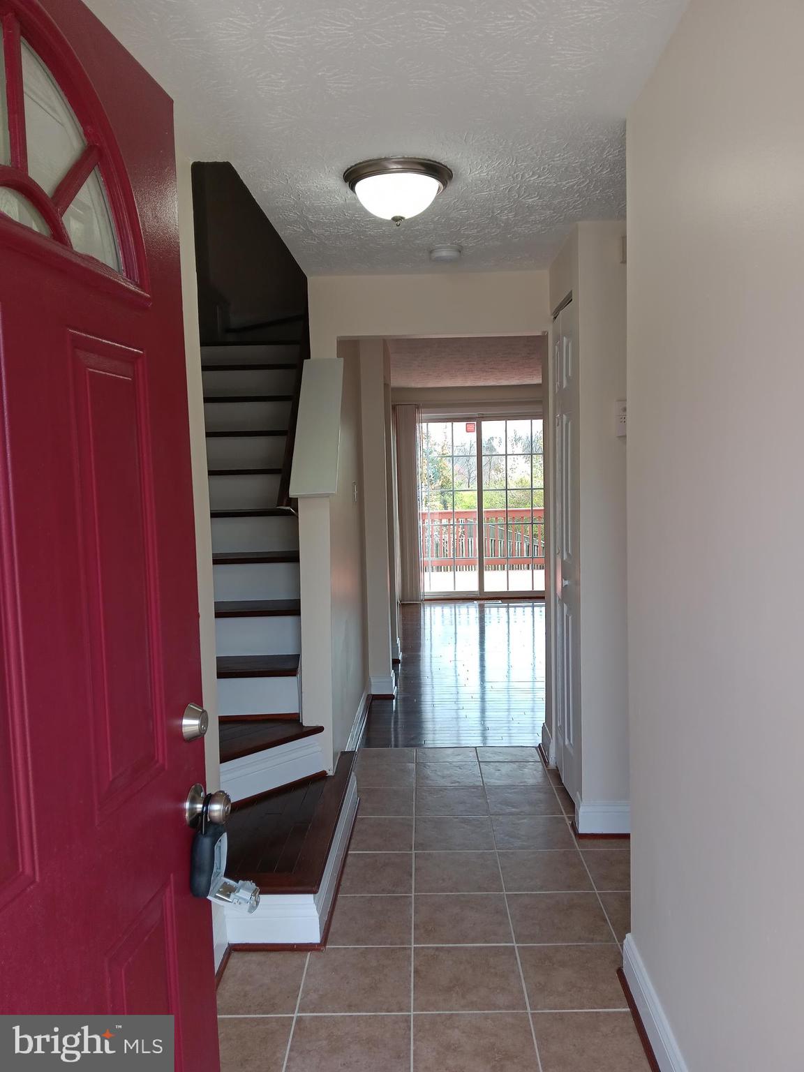 CALVERTON TOWNES - Residential Lease