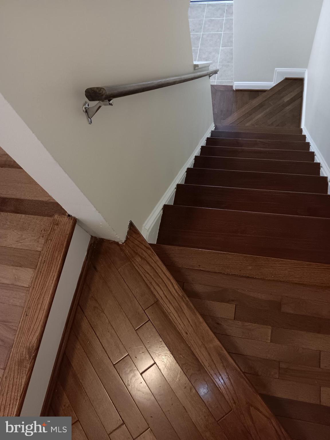 CALVERTON TOWNES - Residential Lease