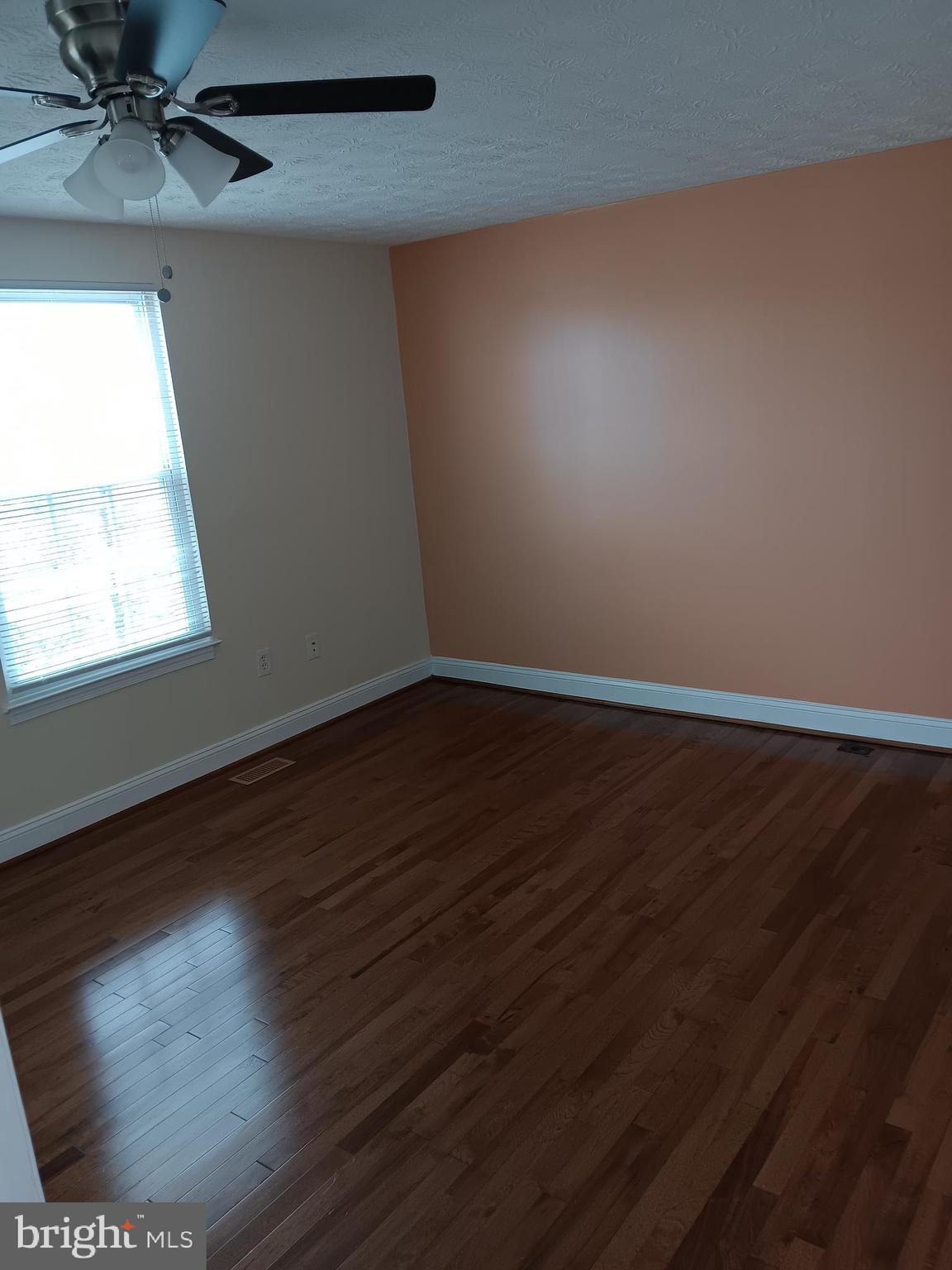 CALVERTON TOWNES - Residential Lease