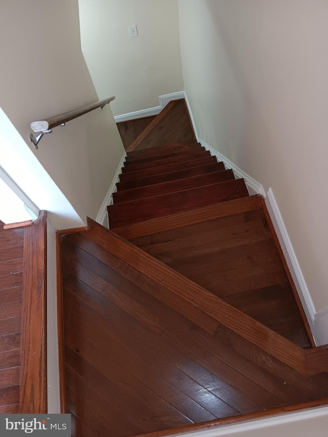 CALVERTON TOWNES - Residential Lease