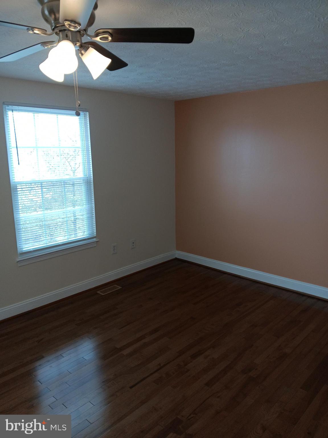 CALVERTON TOWNES - Residential Lease