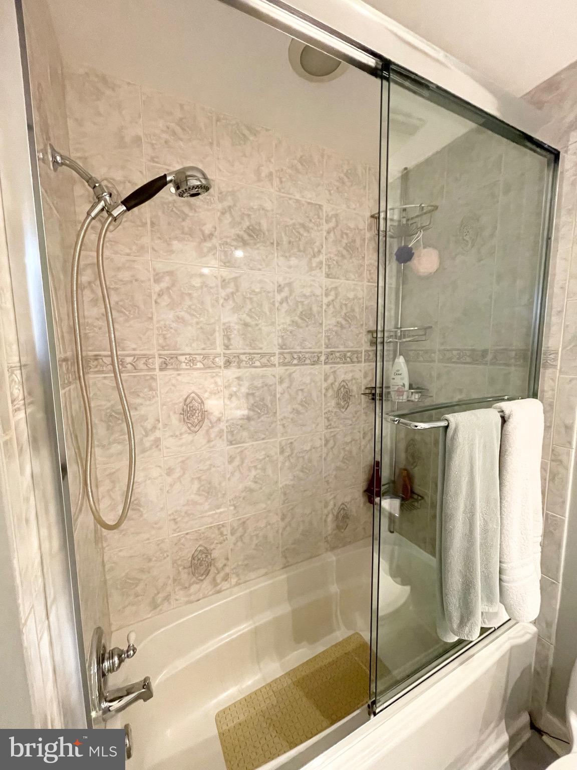 CHANTILLY HIGHLANDS - Residential Lease