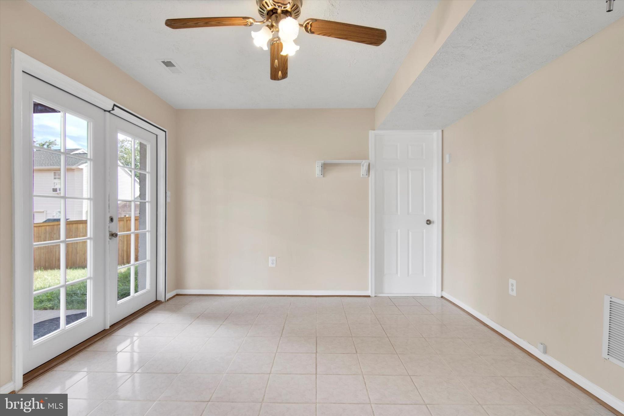 DALE CITY - Residential Lease