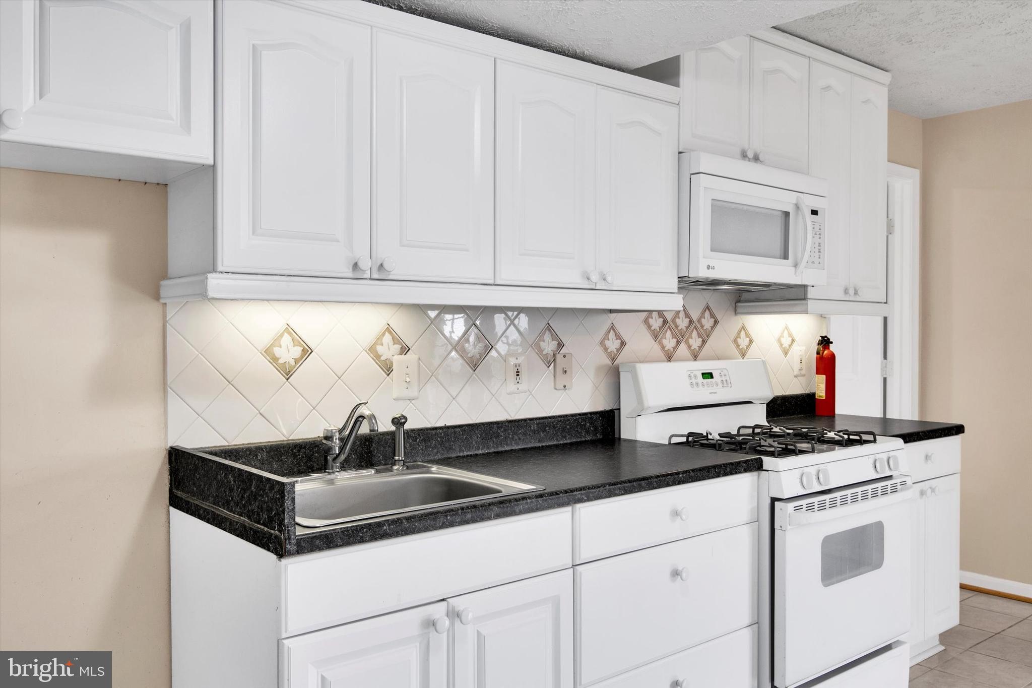 DALE CITY - Residential Lease