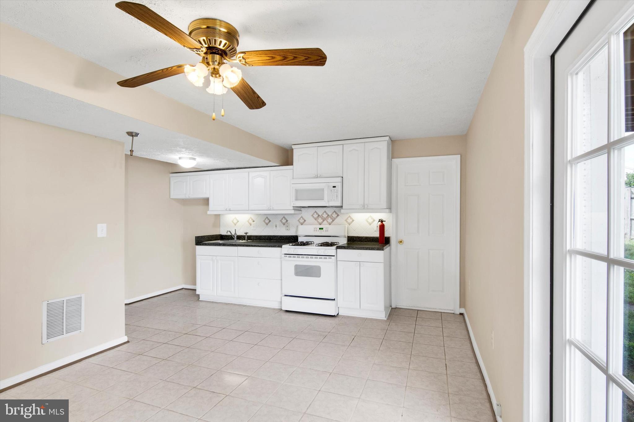 DALE CITY - Residential Lease