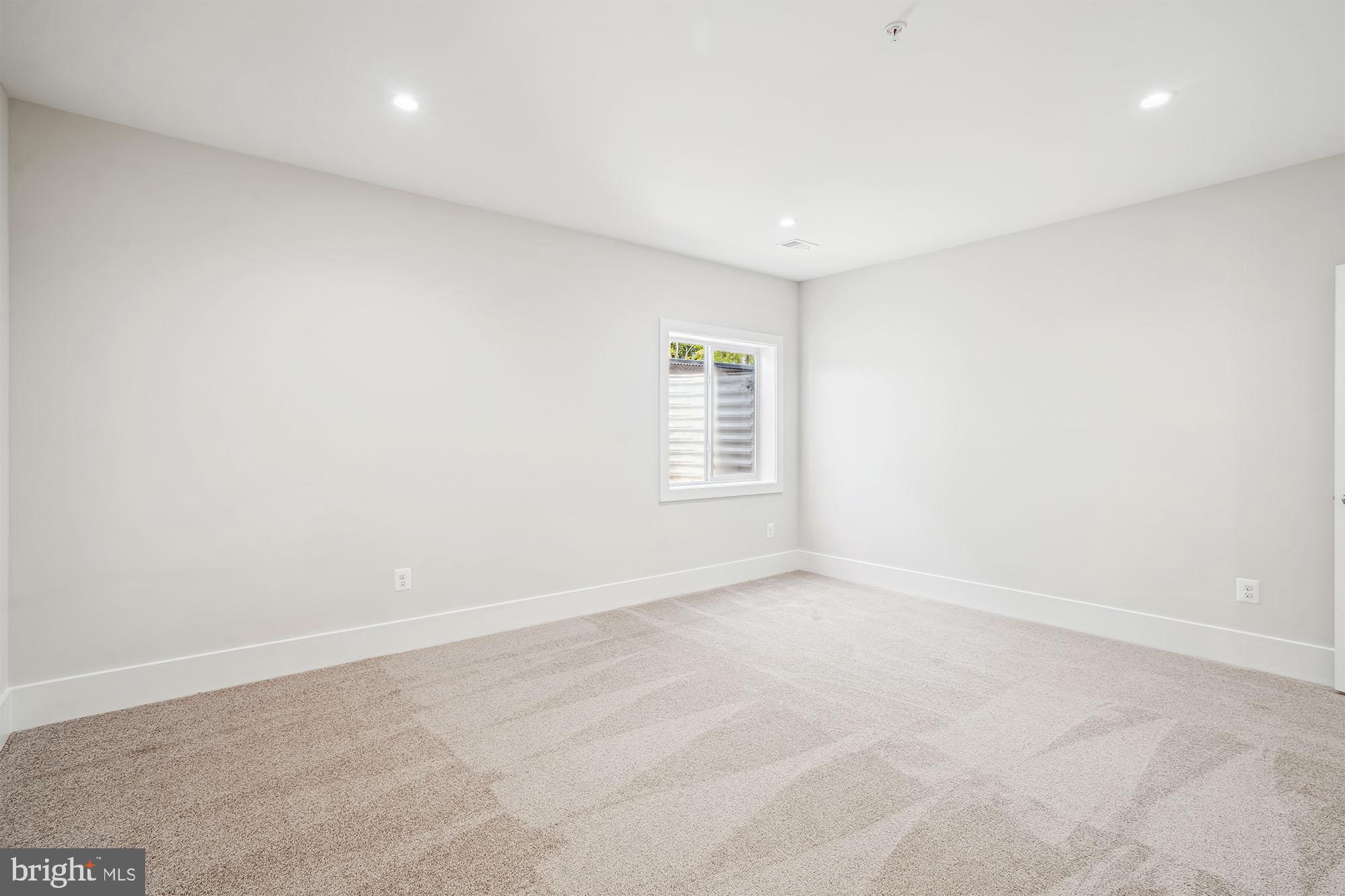 FAIRVIEW MANOR - Residential