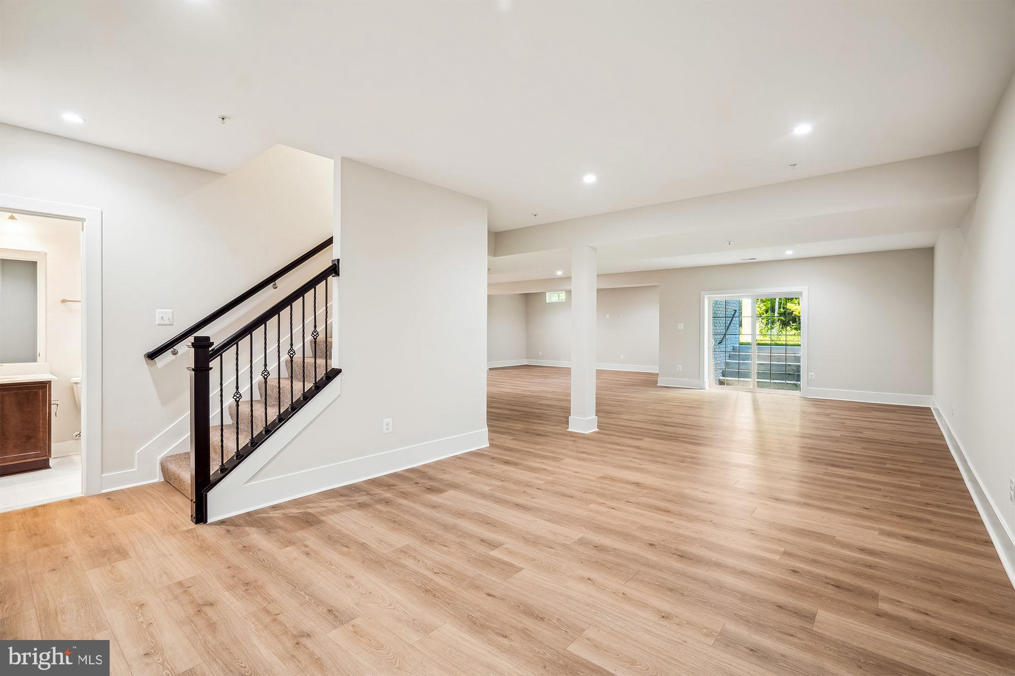 FAIRVIEW MANOR - Residential