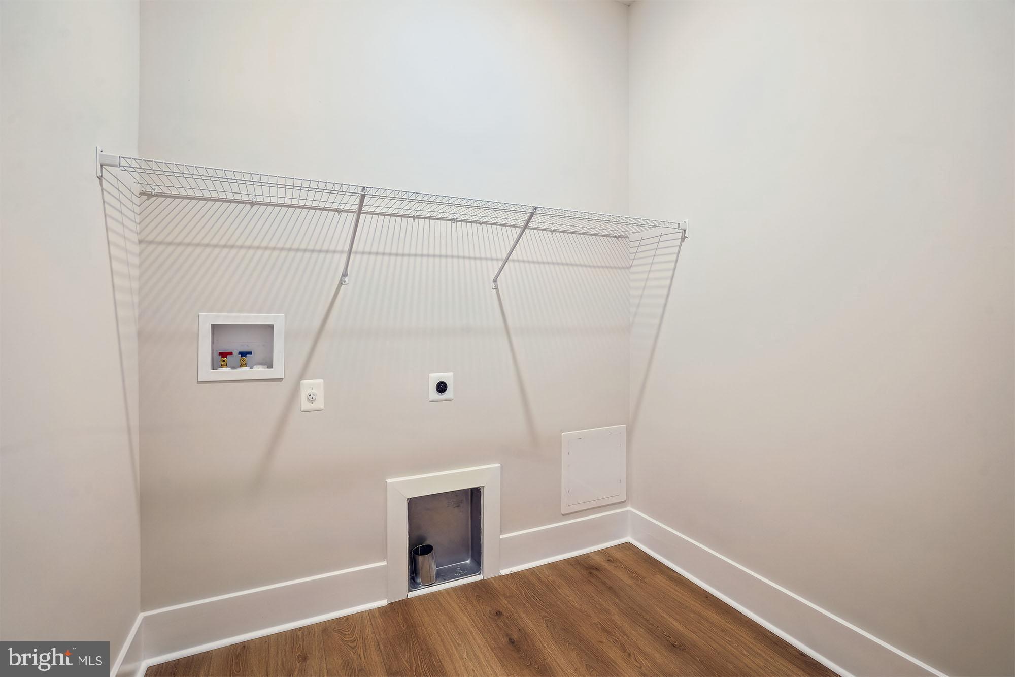 FAIRVIEW MANOR - Residential