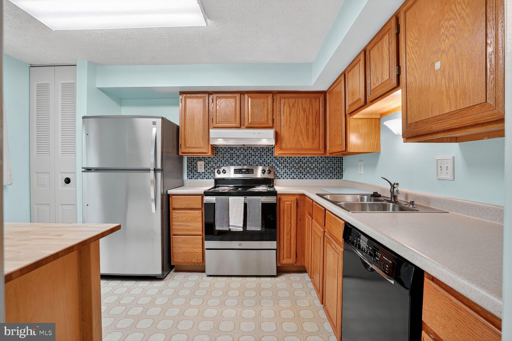 LAKE RIDGE - Residential