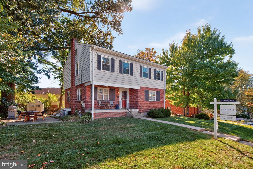 Photo of 2808 Ivydale Street, SILVER SPRING, MD 20902 (MLS # MDMC2261080)