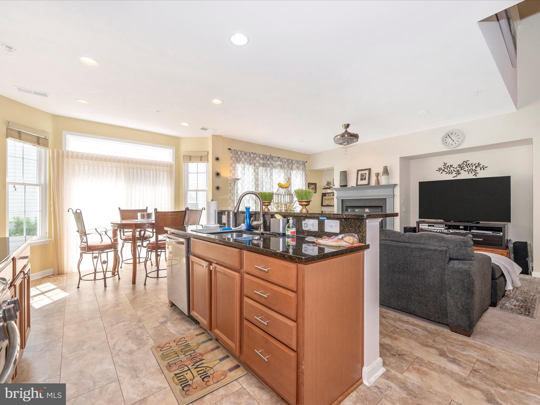 CENTRAL PARKE COLONIAL CHARLES - Residential