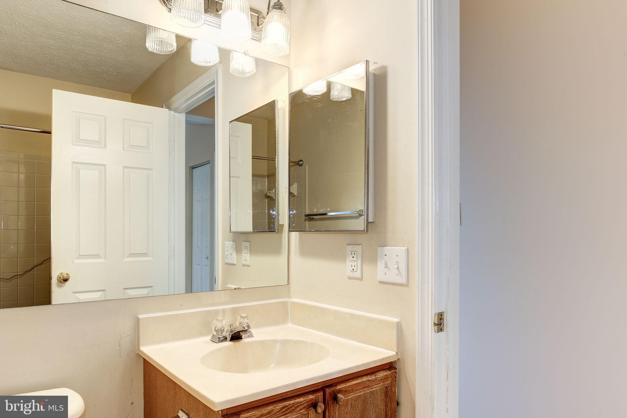 AVONDALE CONDOMINIUM - Residential