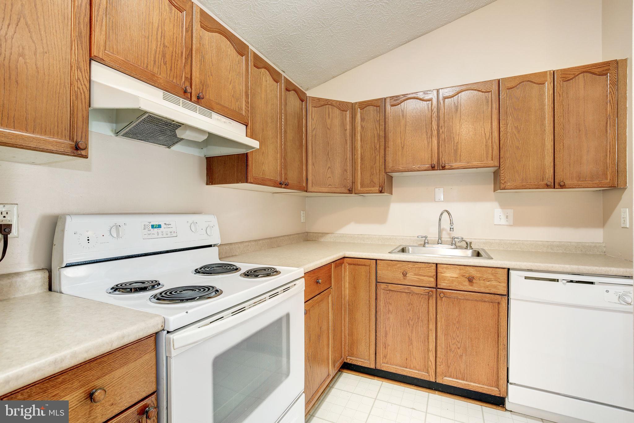 AVONDALE CONDOMINIUM - Residential