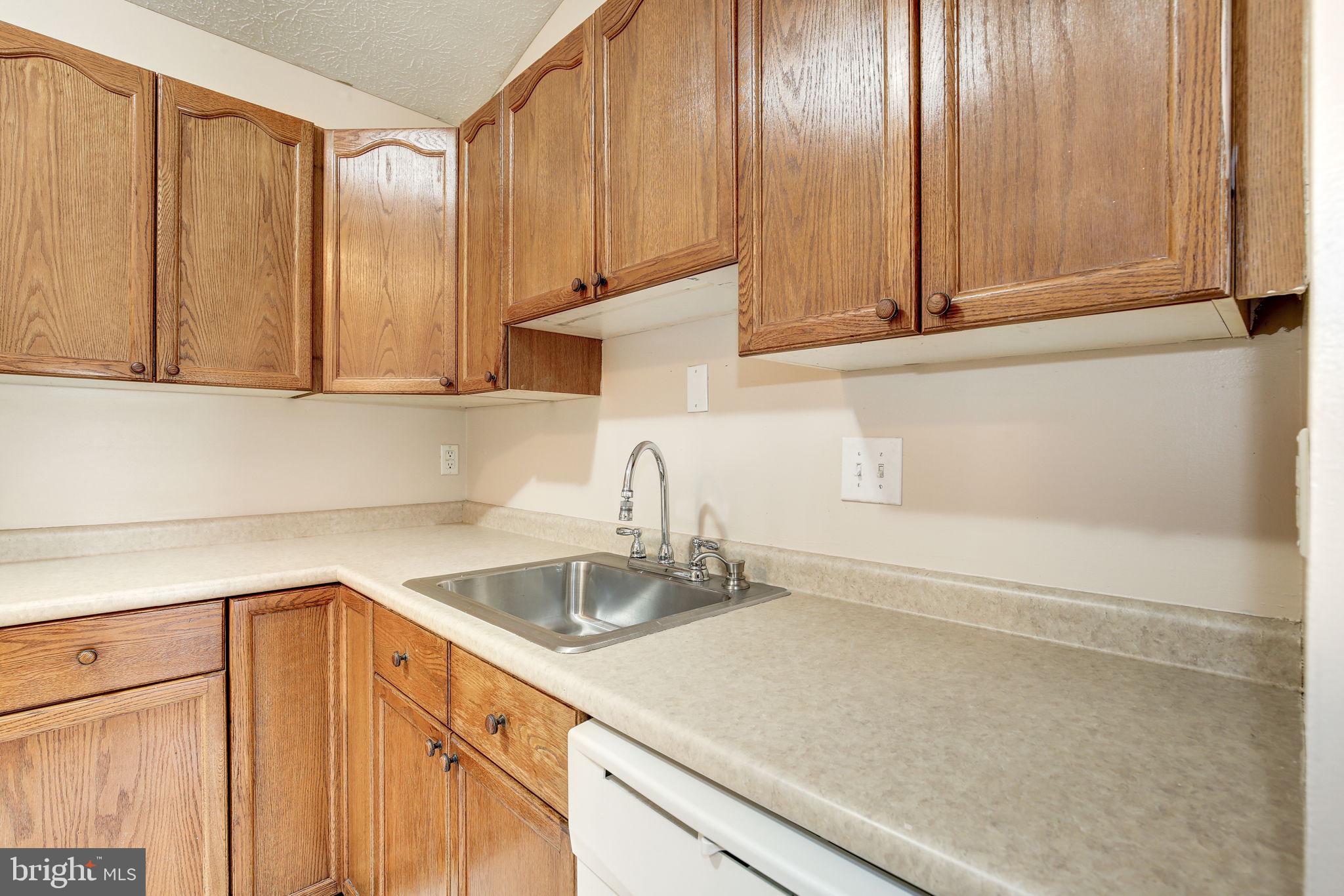 AVONDALE CONDOMINIUM - Residential