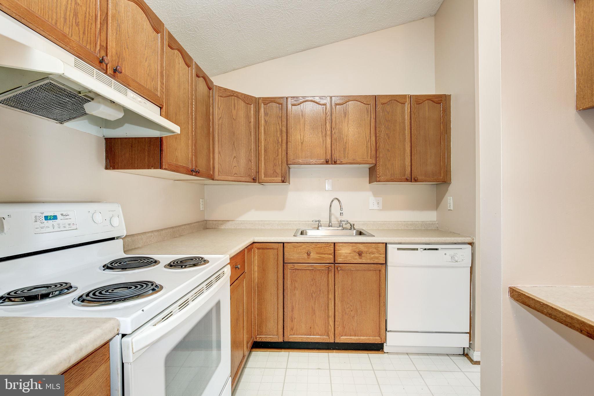 AVONDALE CONDOMINIUM - Residential