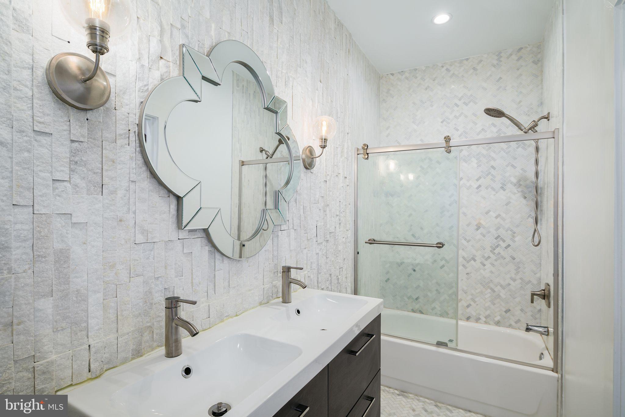 OLDE KENSINGTON - Residential