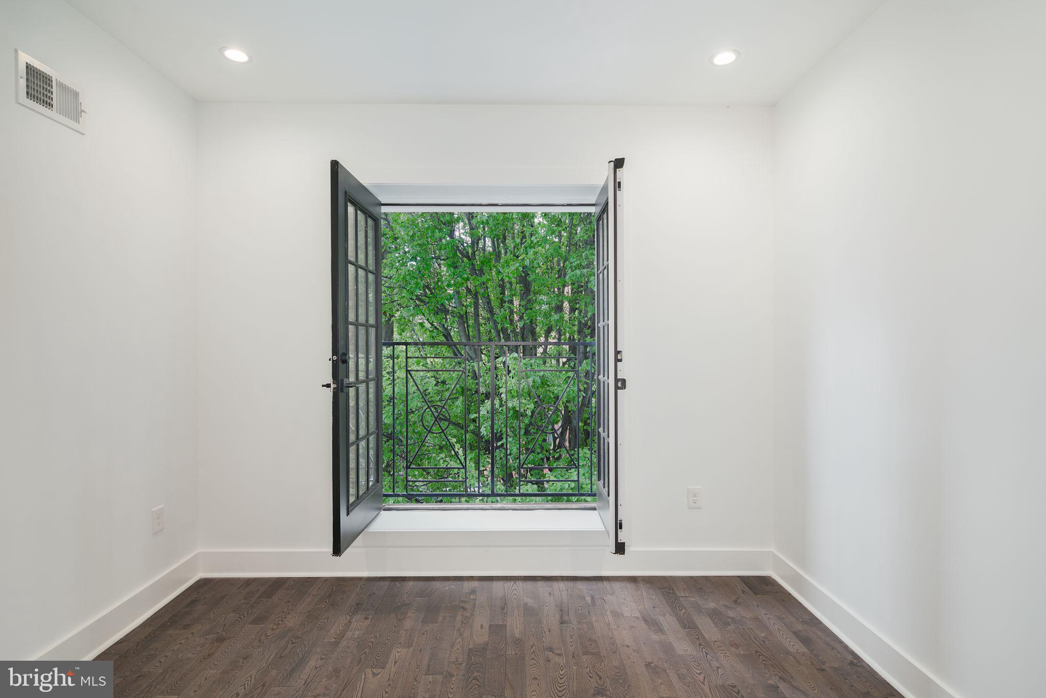 OLDE KENSINGTON - Residential