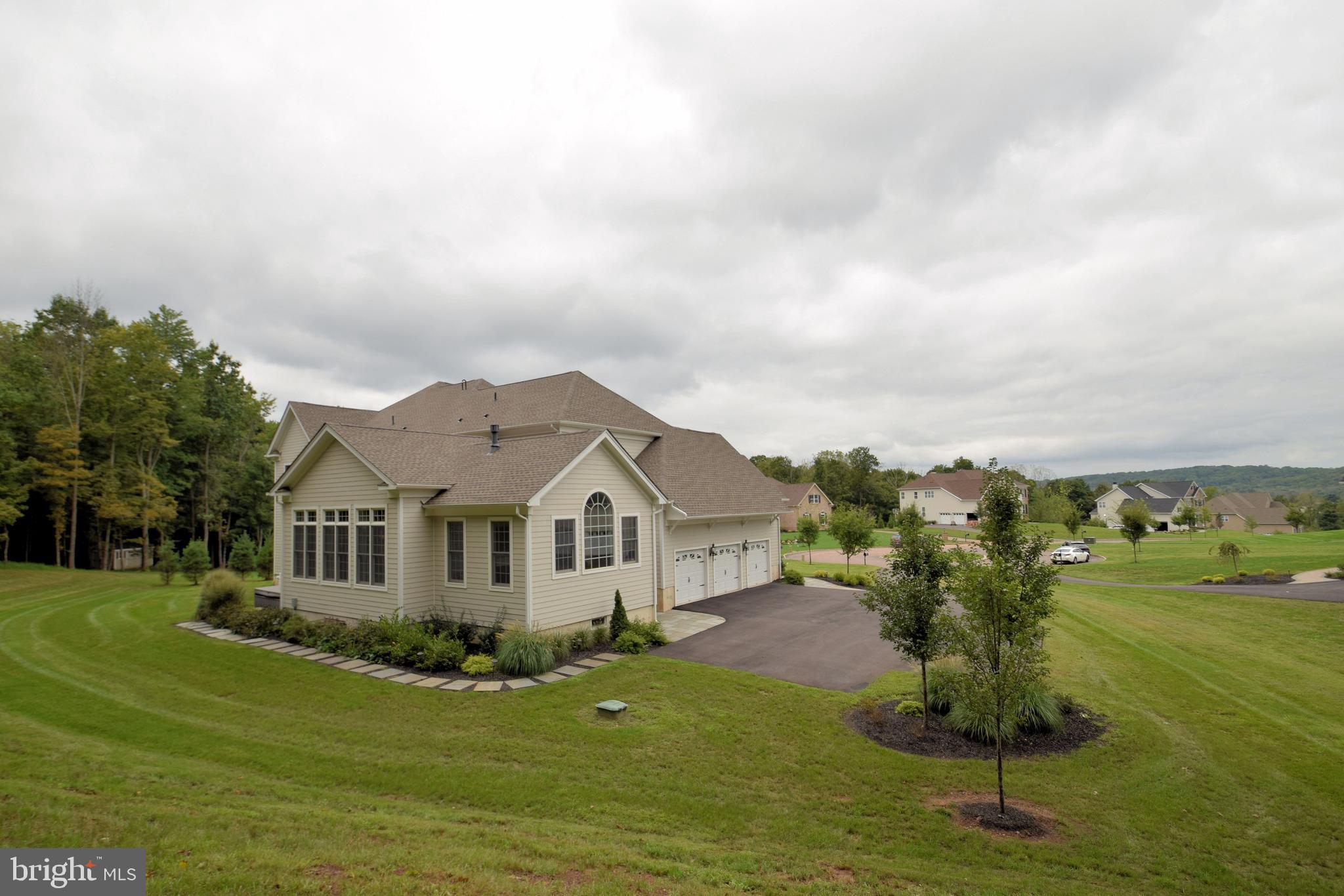 DUTCHESS FARM ESTS - Residential