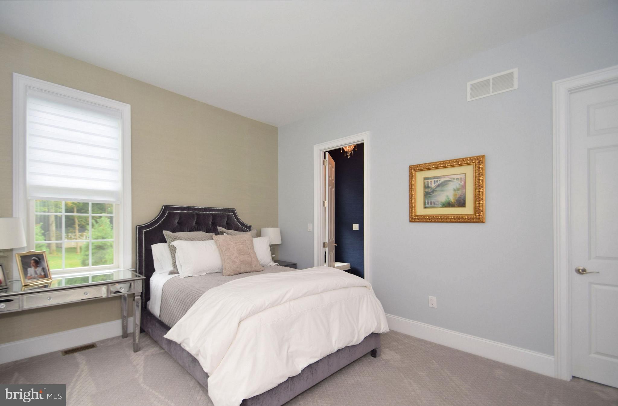 DUTCHESS FARM ESTS - Residential