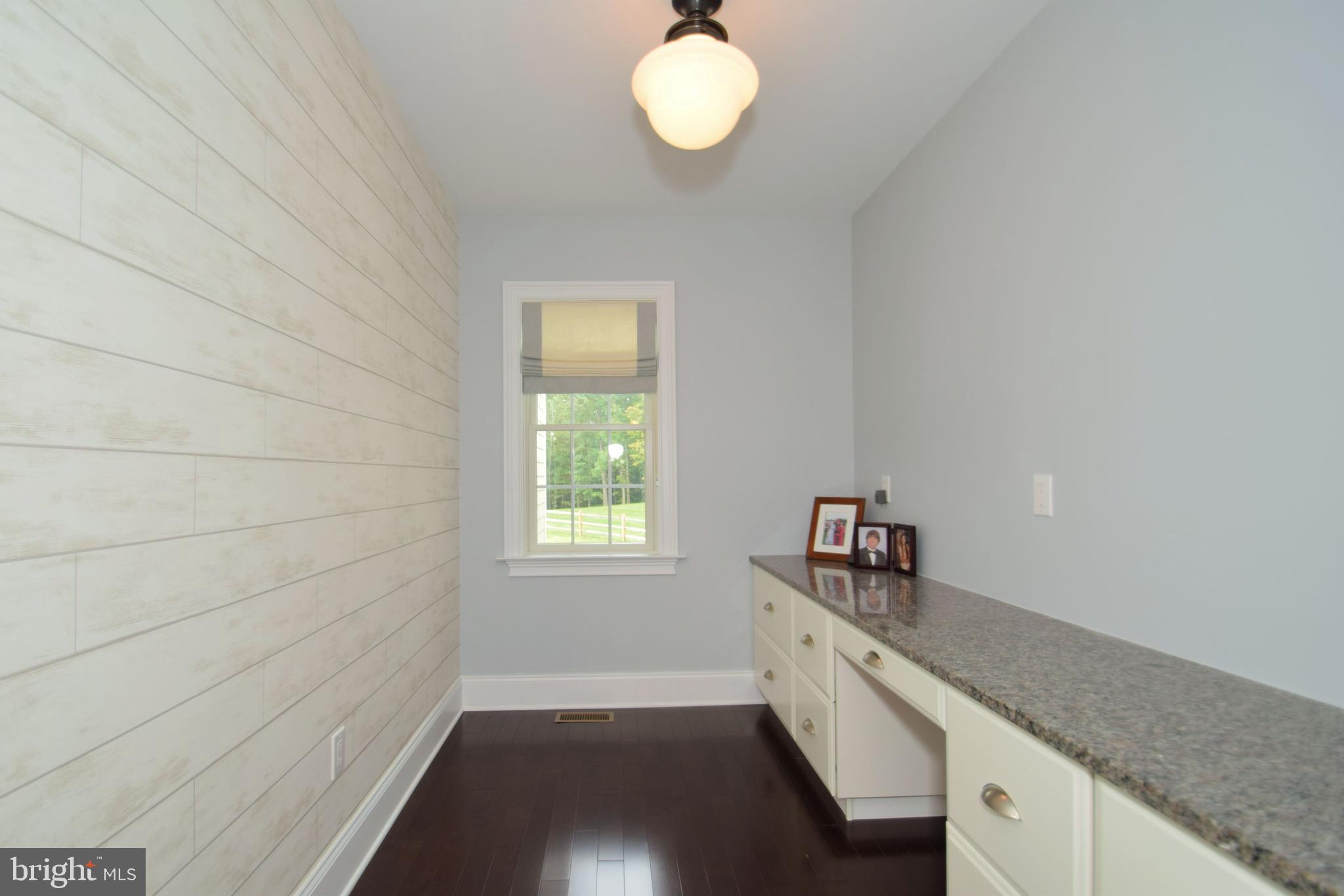 DUTCHESS FARM ESTS - Residential