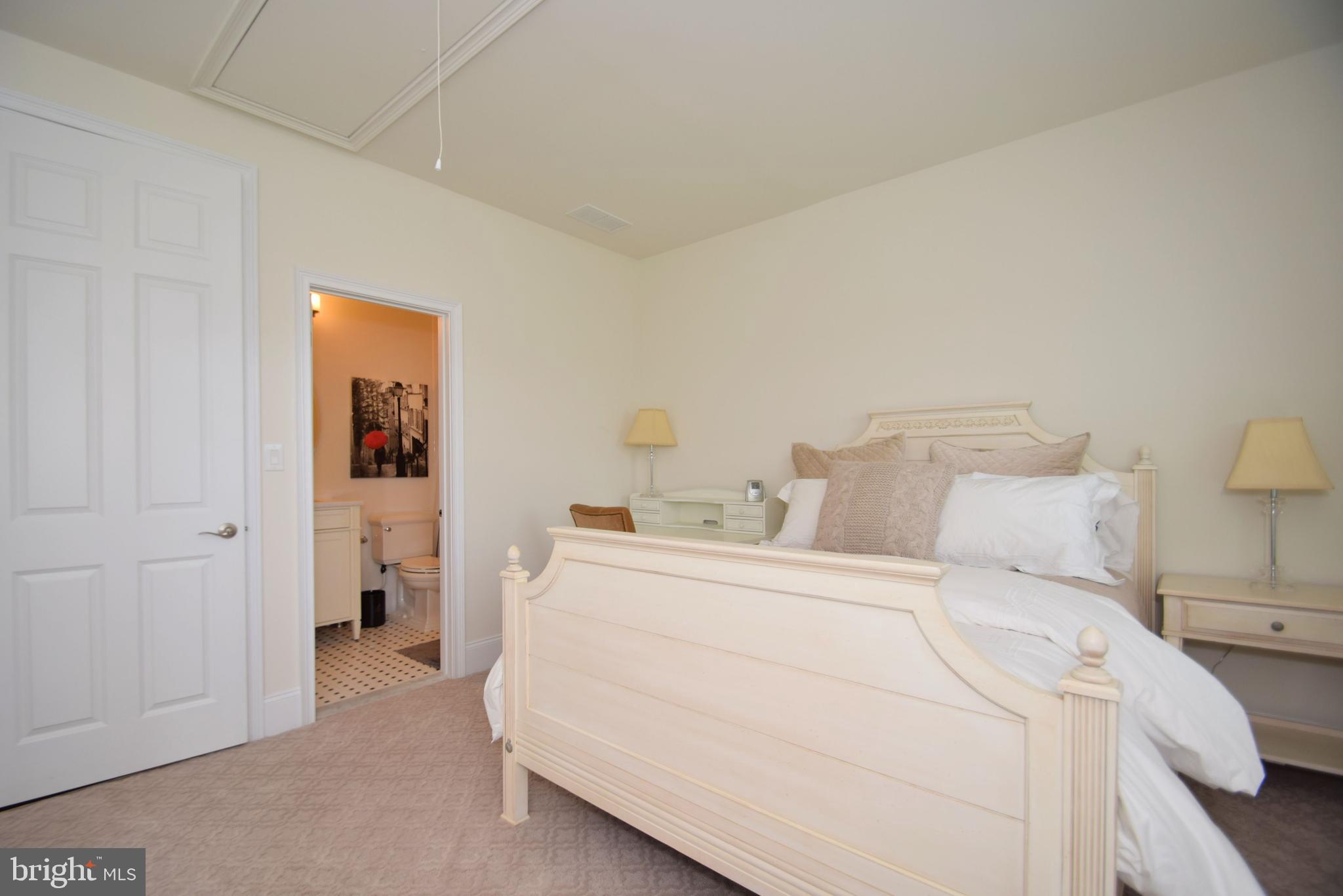 DUTCHESS FARM ESTS - Residential