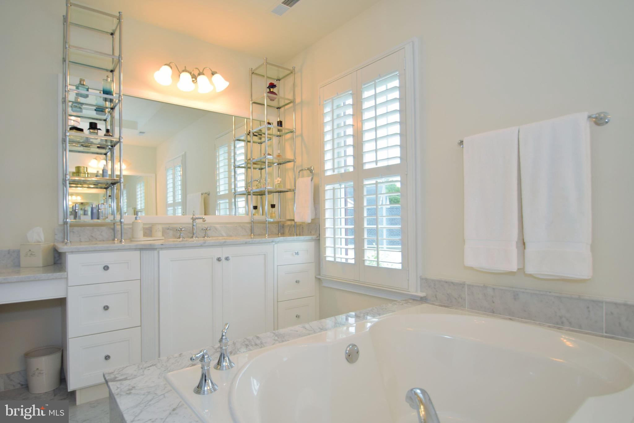 DUTCHESS FARM ESTS - Residential