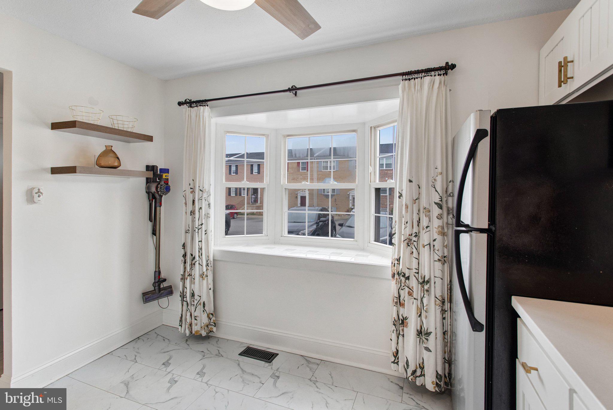 SOUTHGATE WOODS TOWNHOUSES - Residential