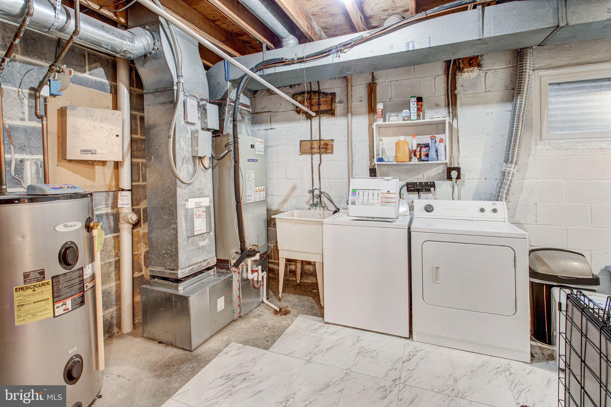 SOUTHGATE WOODS TOWNHOUSES - Residential