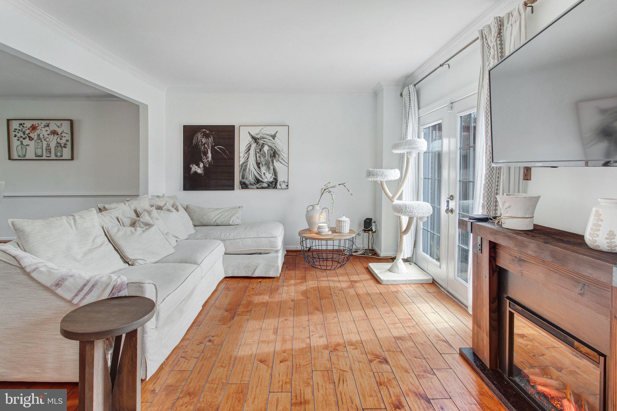 SOUTHGATE WOODS TOWNHOUSES - Residential