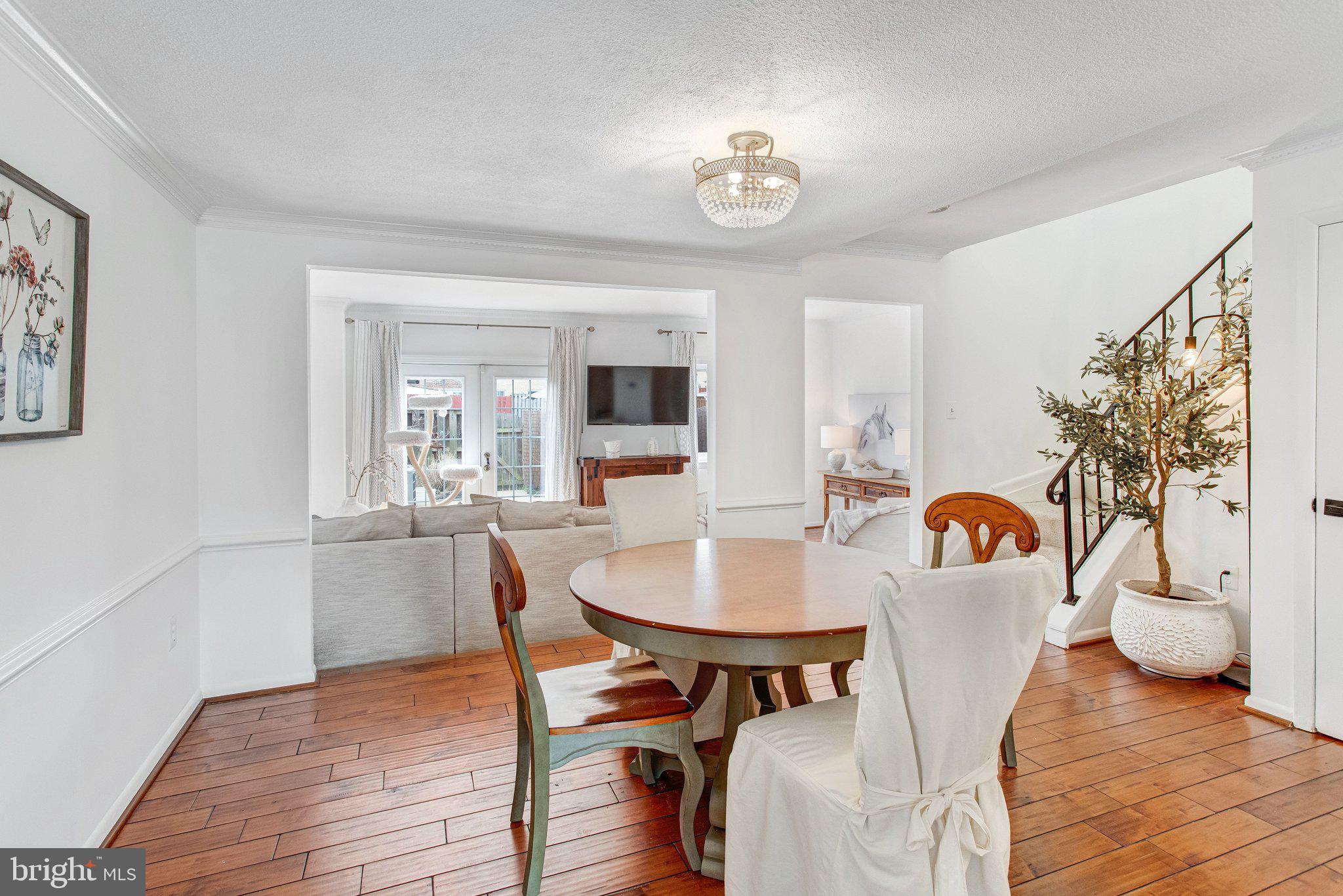 SOUTHGATE WOODS TOWNHOUSES - Residential