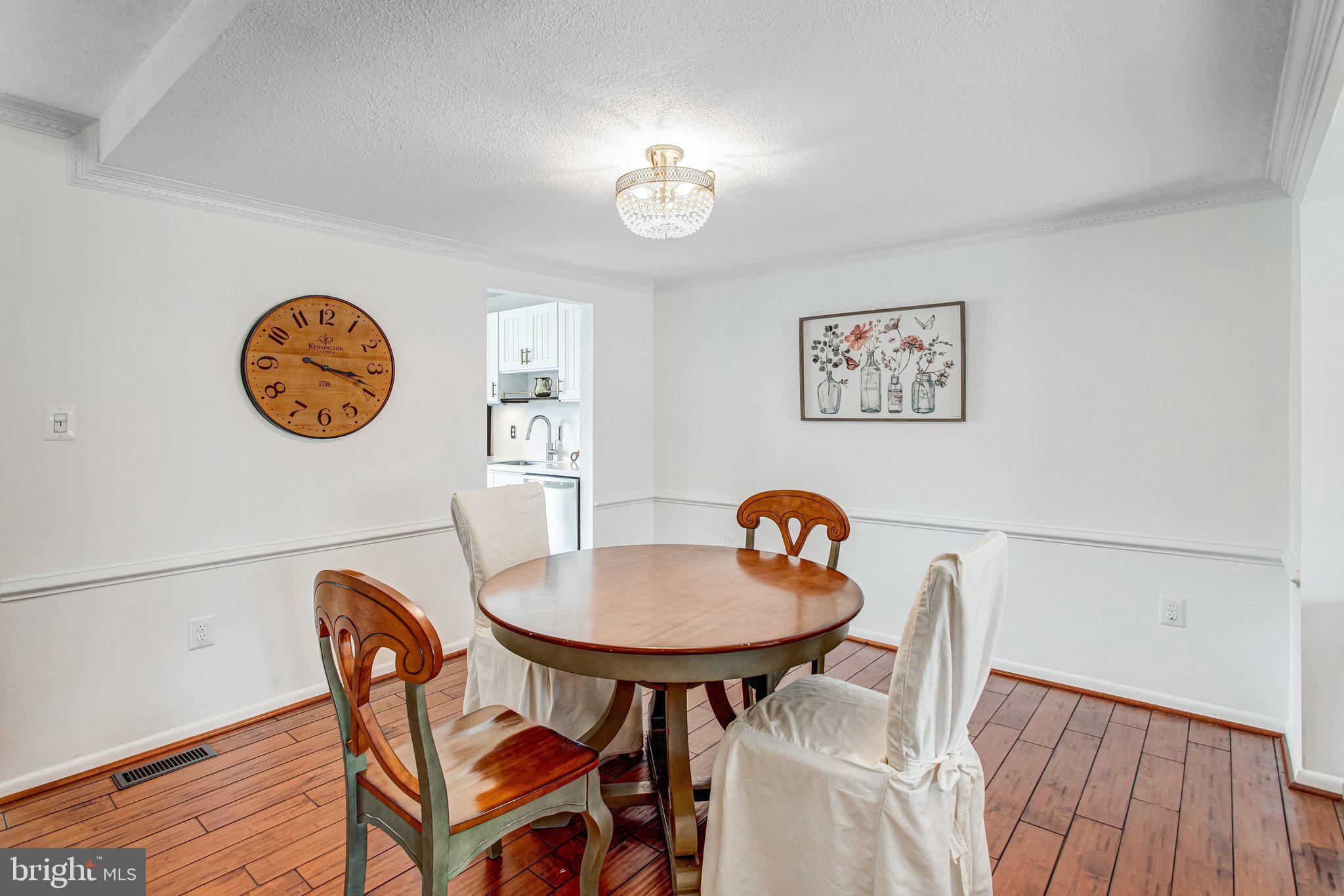 SOUTHGATE WOODS TOWNHOUSES - Residential