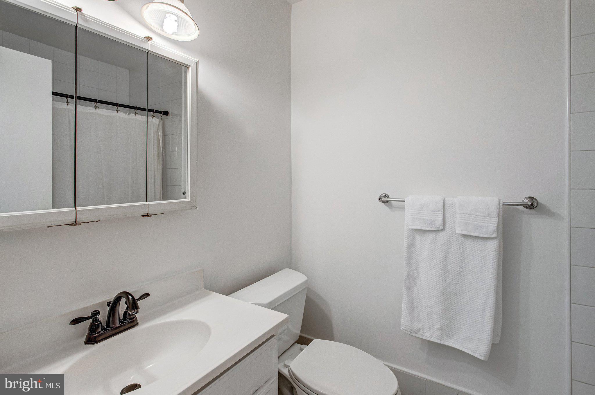 SOUTHGATE WOODS TOWNHOUSES - Residential