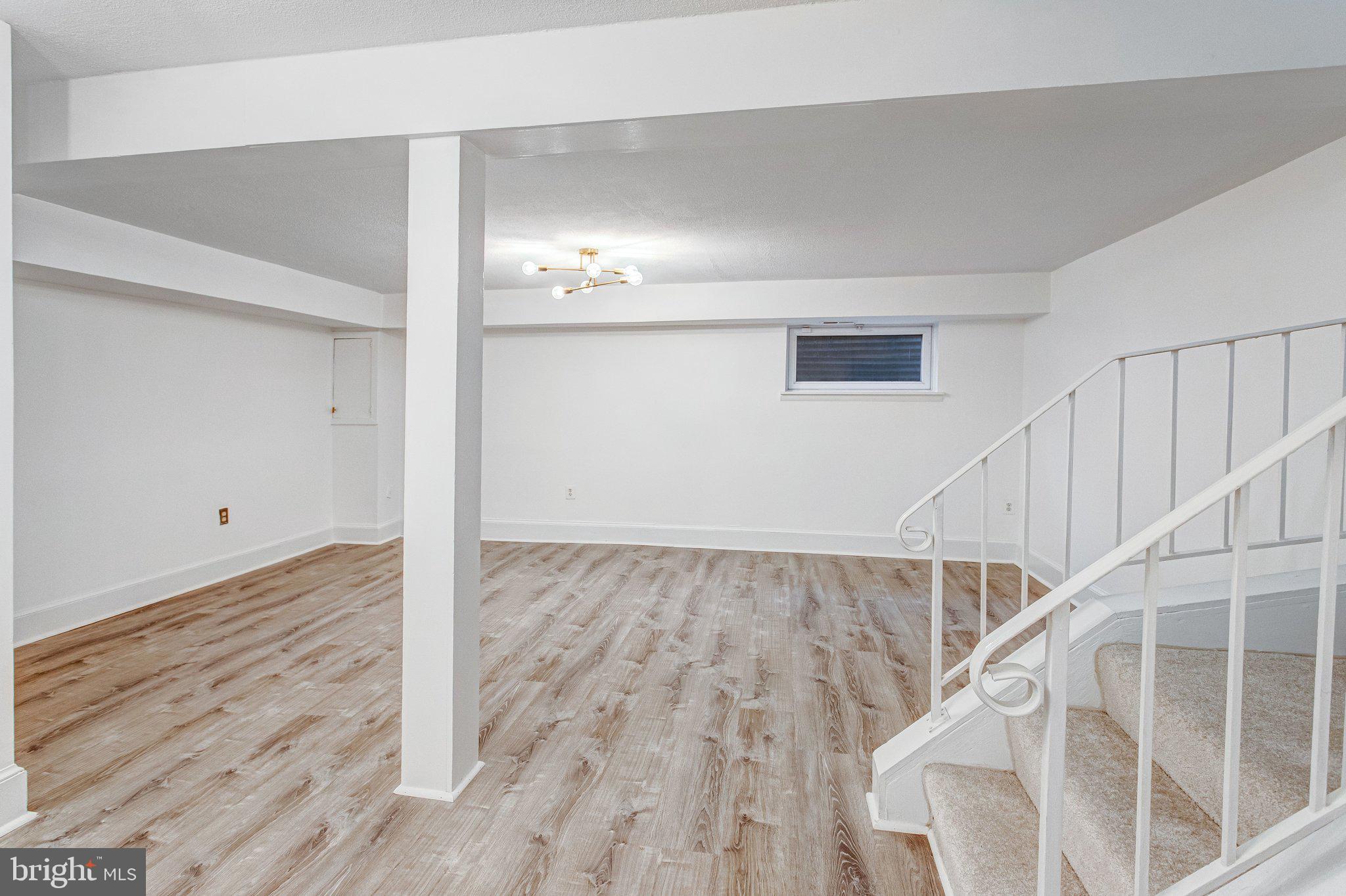 SOUTHGATE WOODS TOWNHOUSES - Residential