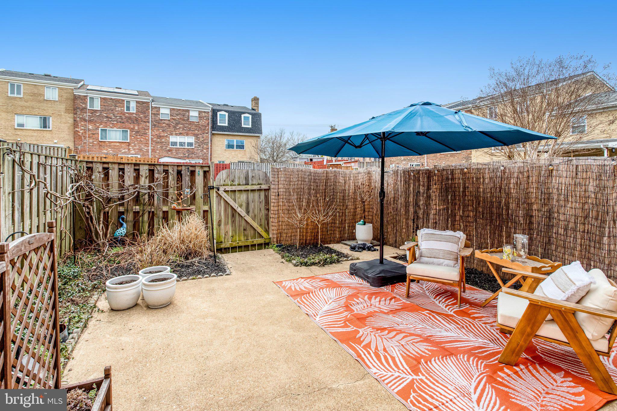 SOUTHGATE WOODS TOWNHOUSES - Residential