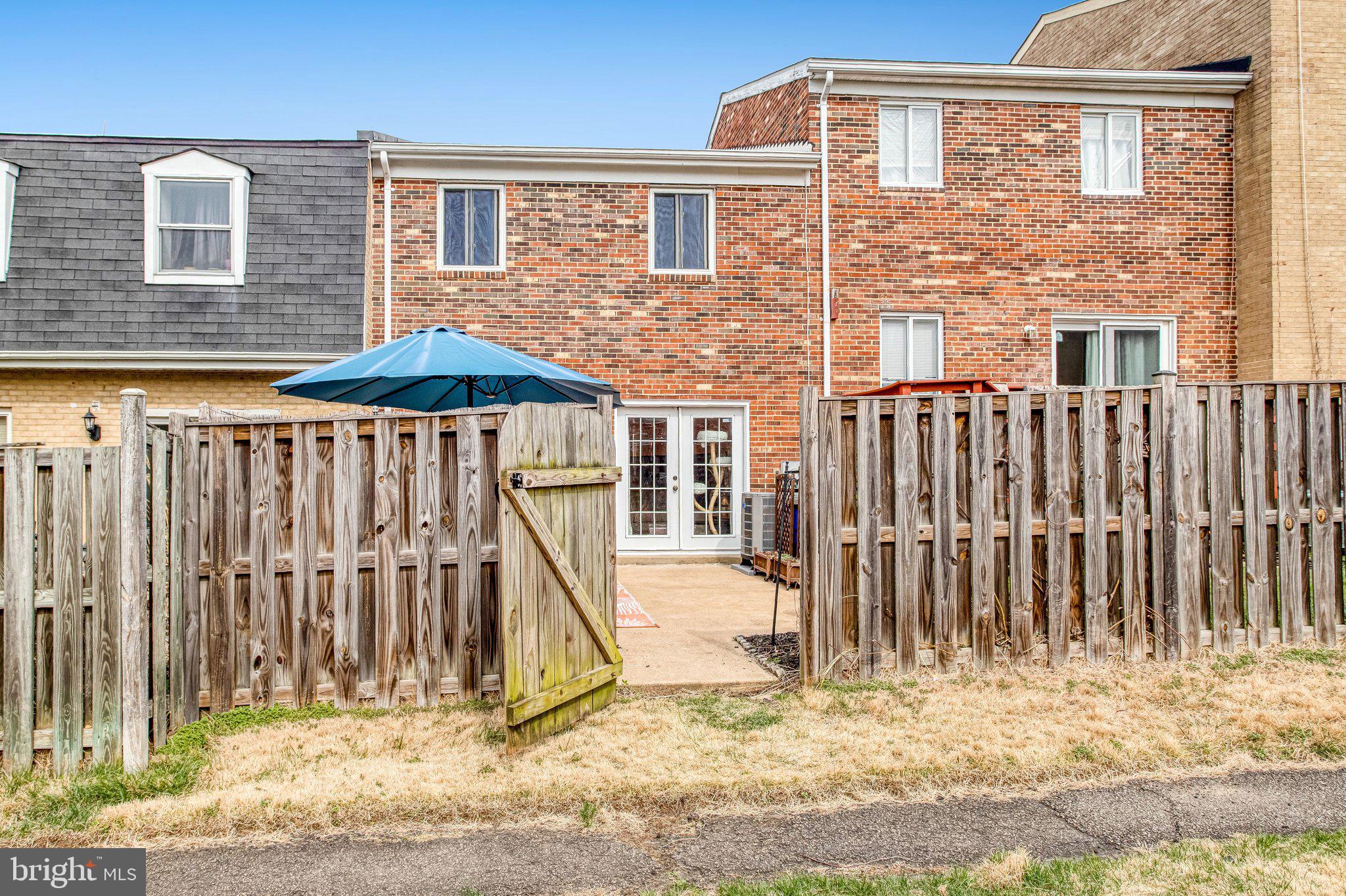 SOUTHGATE WOODS TOWNHOUSES - Residential