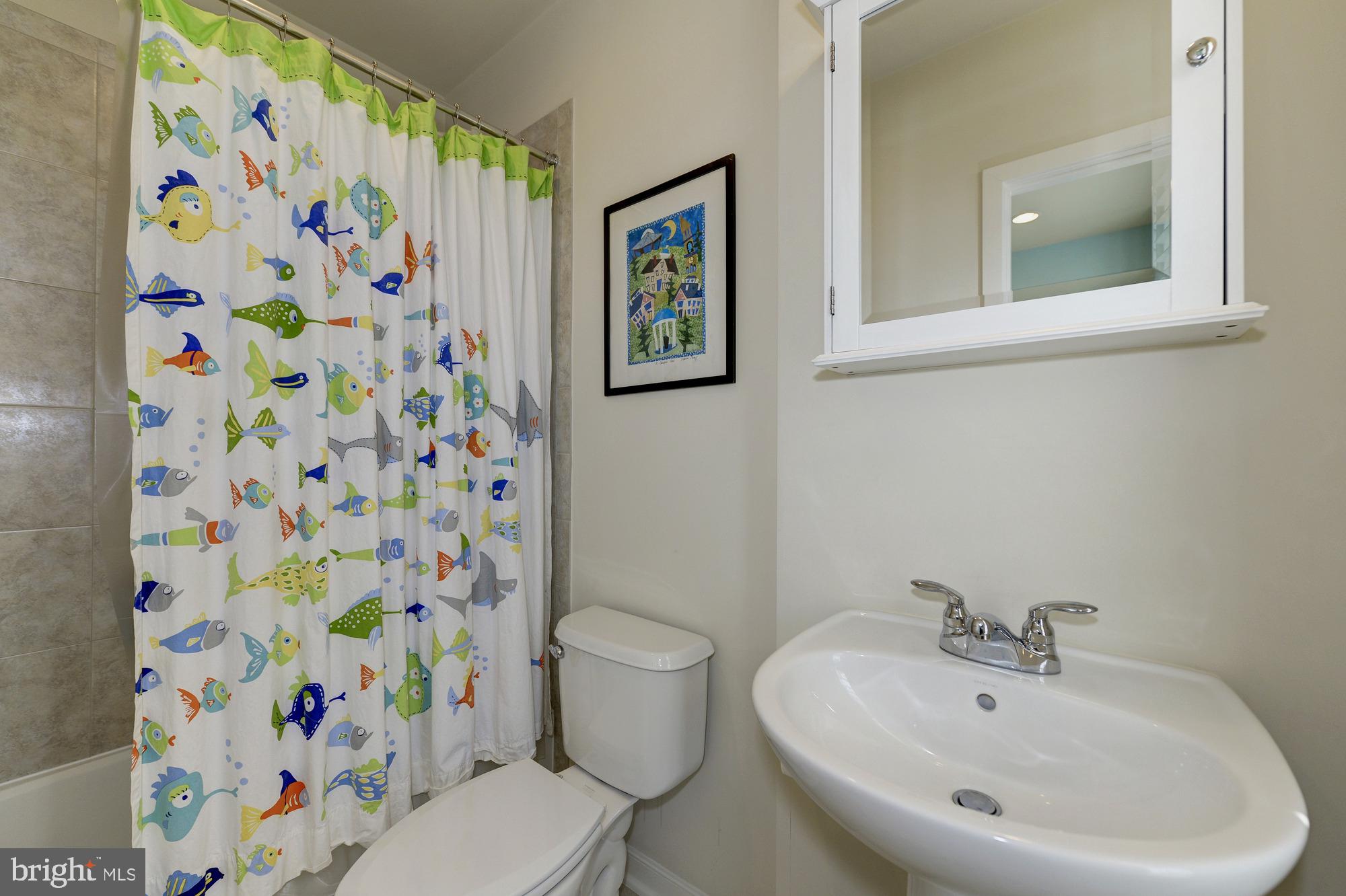 OLD TOWN COMMONS - Residential Lease