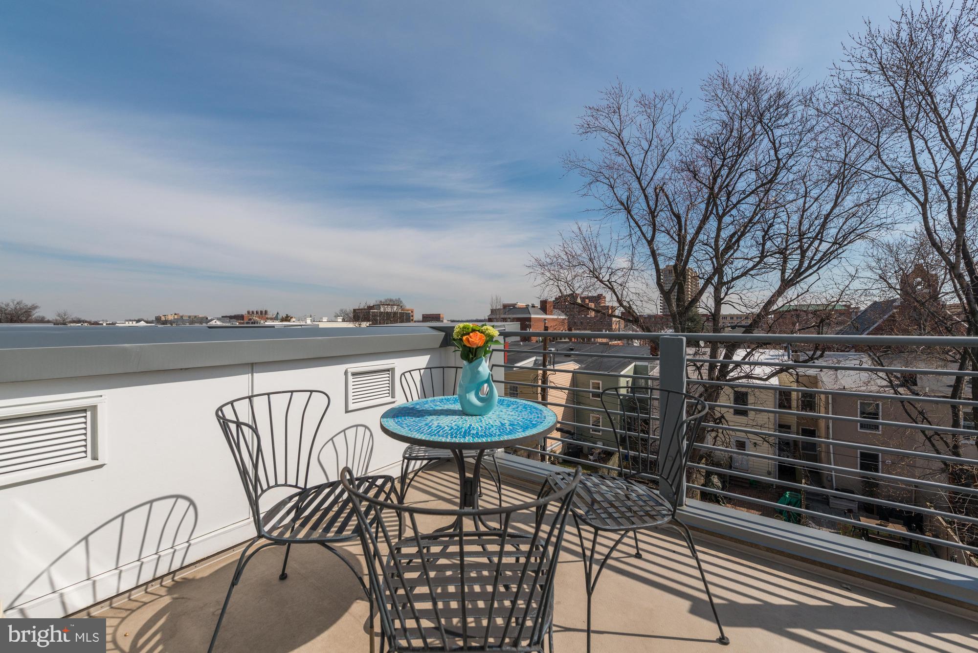 OLD TOWN COMMONS - Residential Lease