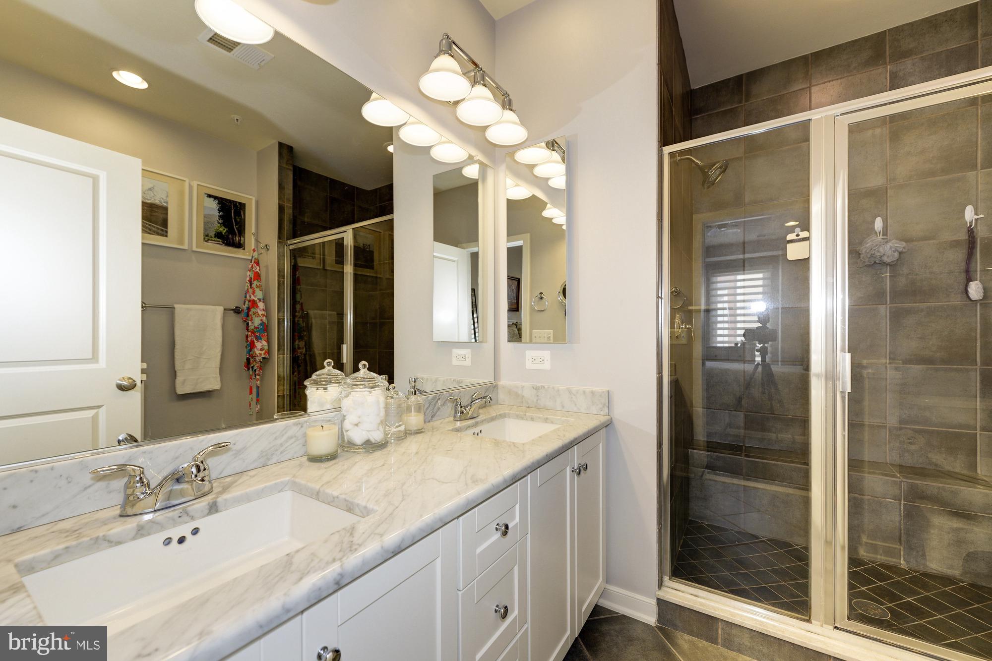 OLD TOWN COMMONS - Residential Lease