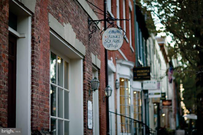 OLD TOWN COMMONS - Residential Lease