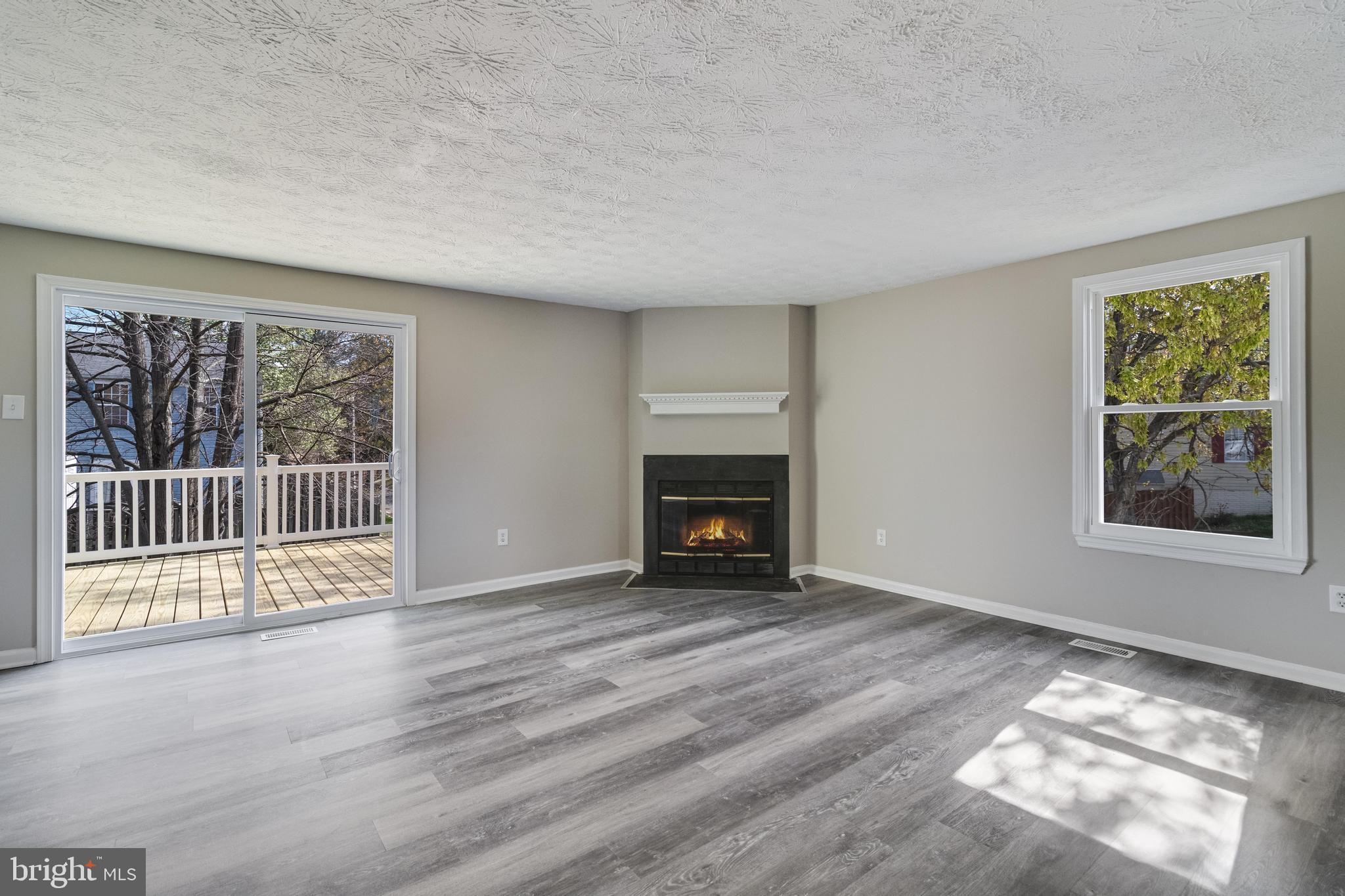 OAK POND - Residential