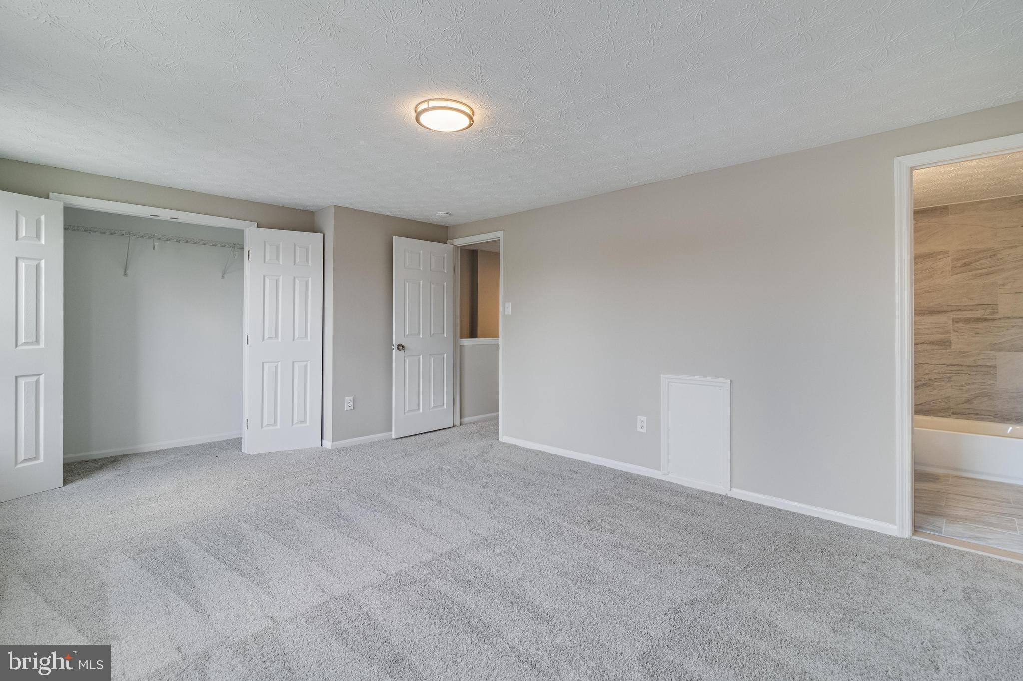 OAK POND - Residential