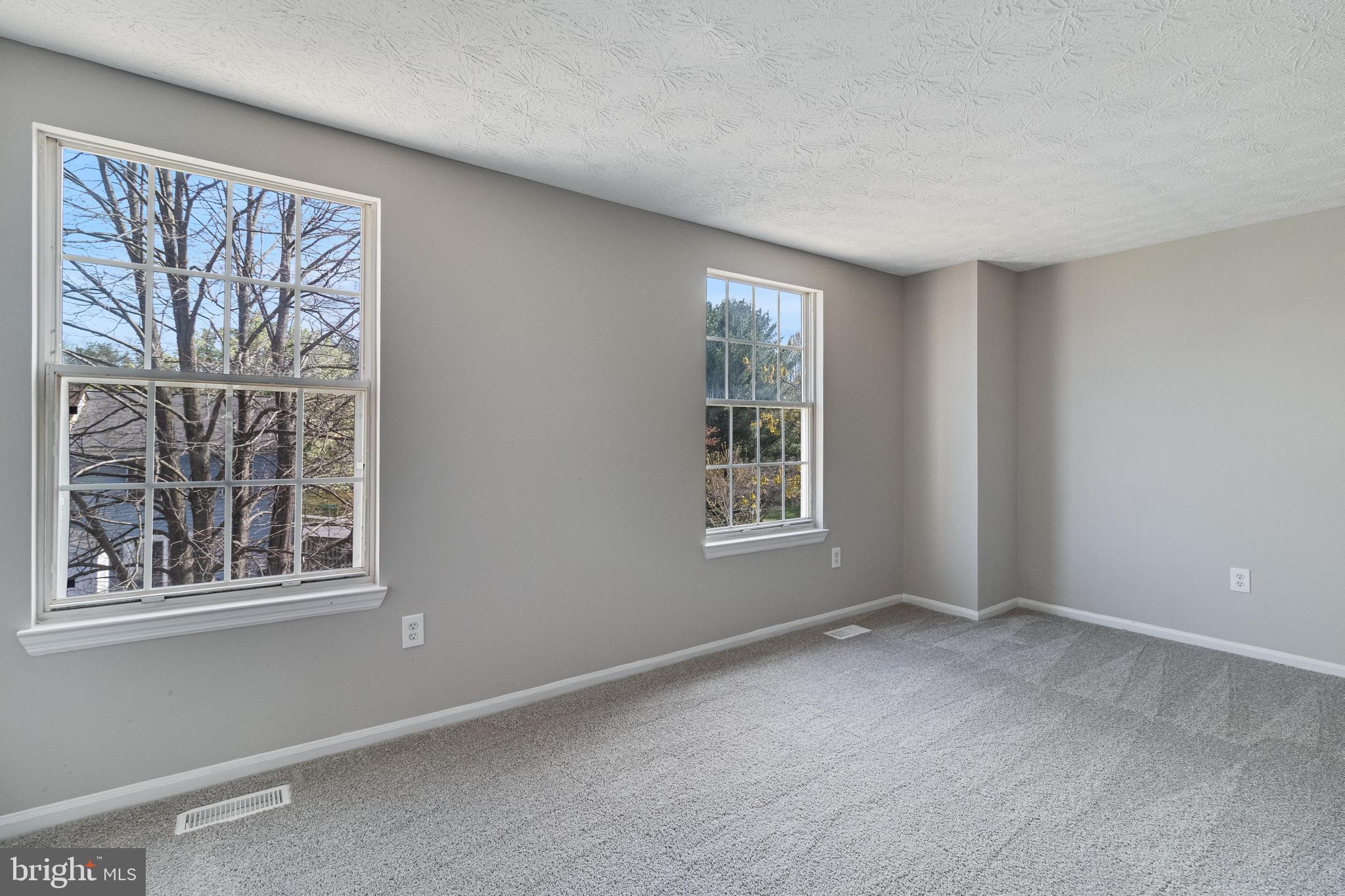 OAK POND - Residential