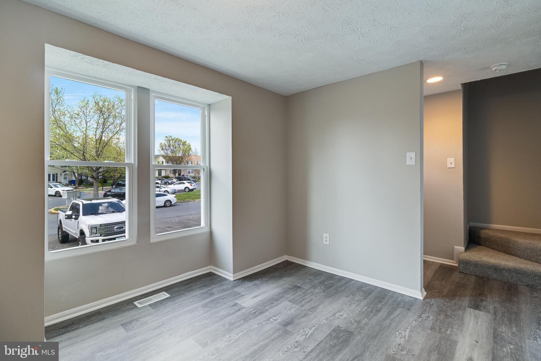 OAK POND - Residential