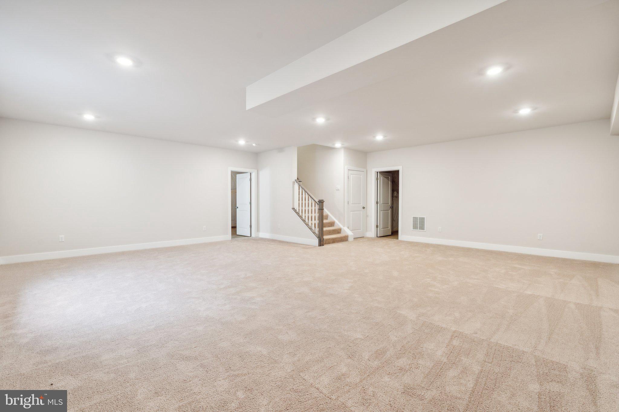 WOODED RUN ESTATES - Residential