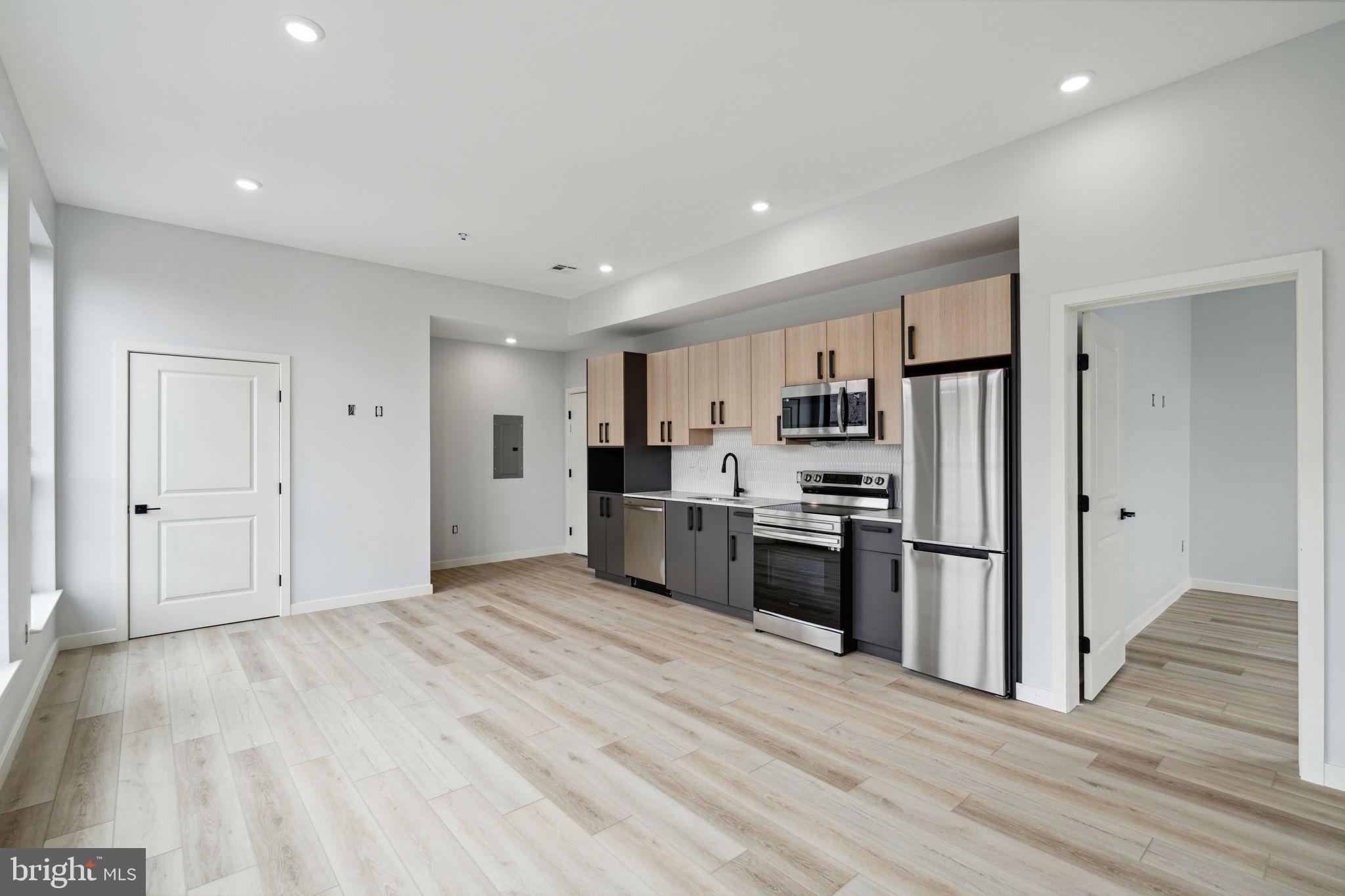 1112-16 E BERKS STREET 303