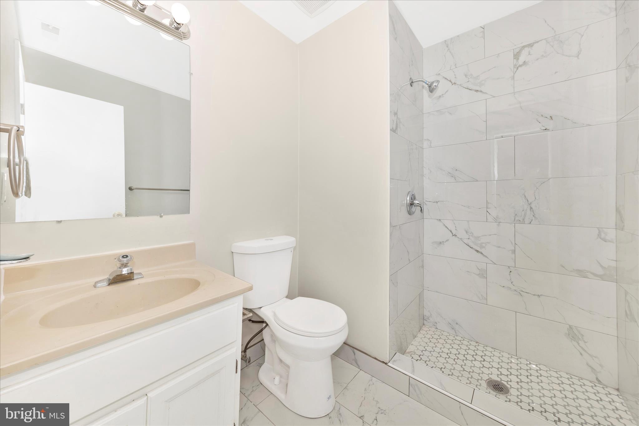 KINSMAN FARM - Residential