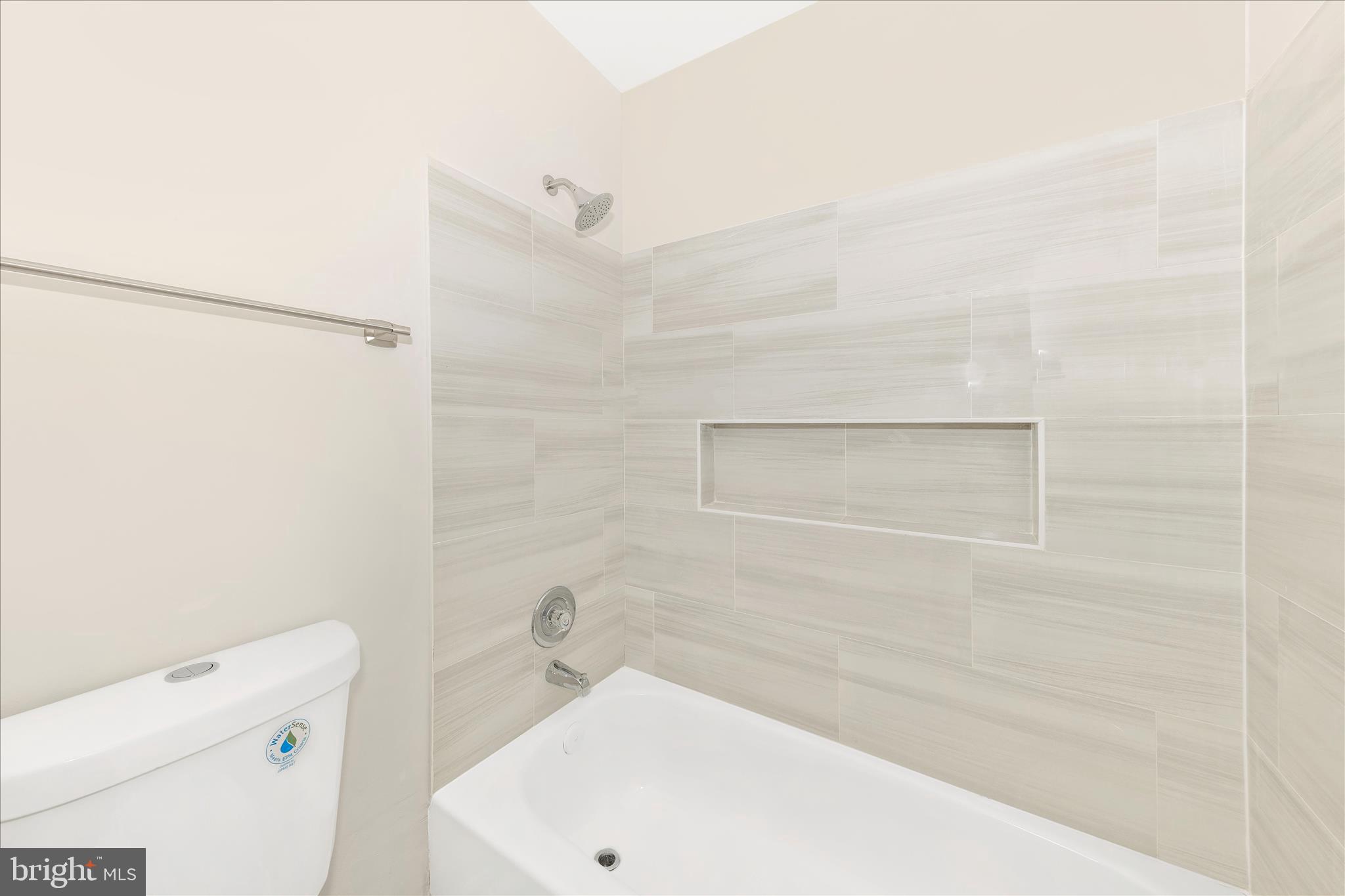 KINSMAN FARM - Residential